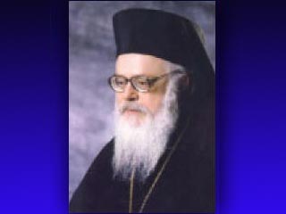 Глава Албанской православной церкви архиепископ Анастасий выделил 600 тысяч долларов на восстановление храма и мечети в Косове