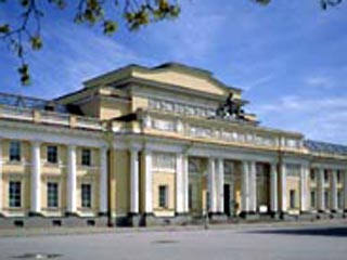 В Российский этнографический музей в пятницу будут возвращены четыре экспоната, похищенные на минувшей неделе из реставрационной мастерской музея. Торжественная передача экспонатов состоится в Мраморном зале музея