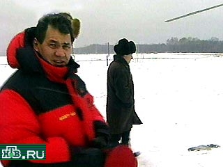 Накануне поздно вечером глава МЧС Сергей Шойгу вновь отправился в Приморье решать топливно-энергетические проблемы
