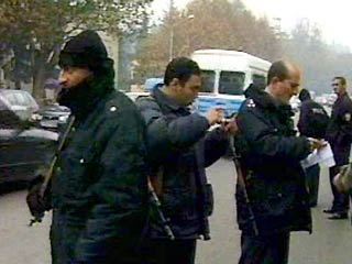 Три человека ранены при взрыве гранаты на площади перед одной из станций тбилисского метро