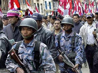 Девять человек погибли минувшей ночью в Непале в результате нападения боевиков запрещенной маоистской компартии на полицейский участок в городе Ядукува в 300 км от Катманду на западе гималайского королевства