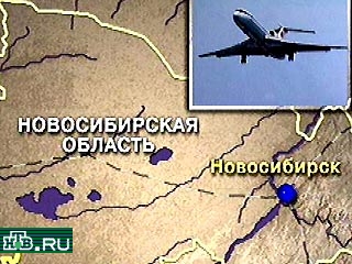 Самолет Ту-154 совершал рейс Кемерово - Москва. Его левое шасси не закрылось после взлета, и машину пришлось посадить в аэропорту "Толмачево"