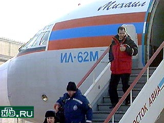 Настоял на поездке Шойгу в Приморье премьер-министр Михаил Касьянов, который поручил ему "предельно конкретно разобраться в ситуации"