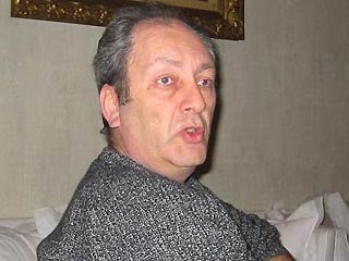 Борис Гольдман был убит минувшим вечером на пересечении улиц Дмитрия Ульянова и Вавилова. К бронированному автомобилю Volvo, в котором находился предприниматель, подъехал мотоциклист и положил на крышу дипломат с взрывчаткой