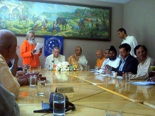 Религиозные деятели Индии продолжают следить за развитием событий вокруг проекта храма Кришны в российской столице
