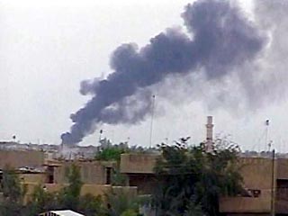 Американские военные самолеты F-16 бомбят жилой квартал Аль-Джулан в иракском городе Эль-Фаллуджа в 50 км к западу от Багдада кассетными бомбами, сообщил спутниковый телеканал Al-Jazeera