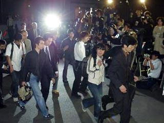 В Японии решается вопрос о том, должны ли японские заложники возместить государству часть расходов, затраченных на их поиск и доставку на родину