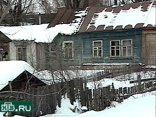 В селе Средние Якушки Ульяновской области было совершено двойное убийство. Тело 70-летней Раисы Киреевой с множественными рублеными ранами случайно обнаружила соседка.