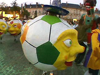 На Триумфальной площади выставят гигантский мяч