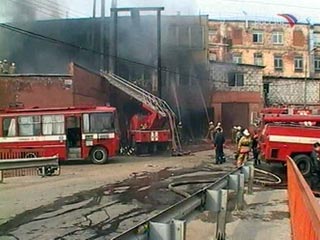 В результате пожара на бывшей текстильной фабрике "Красный коммунар" в поселке Пирогово Мытищинского района Московской области погибли десять человек