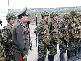 В армии и на флоте с начала 2004 года покончили жизнь самоубийством 78 военнослужащих, в том числе 24 офицера, сообщил во вторник источник в министерстве обороны РФ