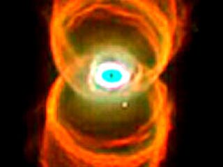 Телескоп Hubble сфотографировал предсмертную агонию сверхгорячей звезды