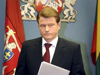 Отстраненный президент Литвы Паксас теперь обвиняется в разглашении гостайны