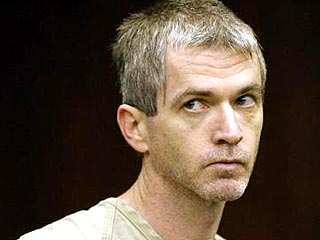 44-летний Чарльз Куллен также признался в двух покушениях на жизнь и согласился признать себя виновным в убийстве 1998 года в Истоне (штат Пенсильвания)