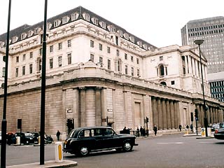 Банк Англии повысил базовую процентную ставку до 4,25% с 4% годовых. Этот шаг необходим для снижения инфляционного давления в условиях быстрого роста экономики страны