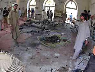 По меньшей мере 14 человек погибли и 125 получили ранения в пятницу в результате взрыва в мечети крупнейшего пакистанского города-порта Карачи