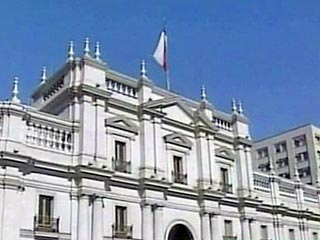 В Чили впервые за всю историю страны принят закон, разрешающий развод. Свою подпись под законодательным актом поставил президент Чили Рикардо Лагос
