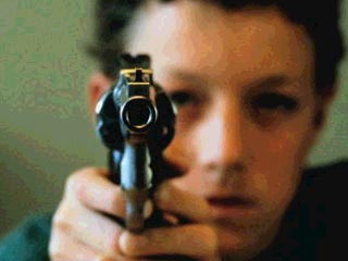 В Австралии 13-летний мальчик из незарегистрированного пистолета подстрелил 9-летнего