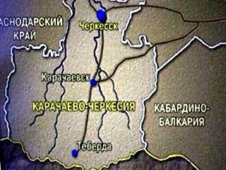 Один человек погиб и еще один получил травмы в результате схода лавины в горном районе Карачаево-Черкесии. Об этом сообщил во вторник представитель пресс-службы Южного регионального центра МЧС РФ