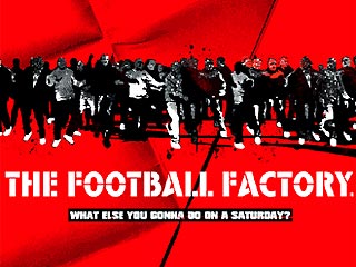 В Лондоне в пятницу пройдет премьера фильма режиссера Ника Лава "Фабрика футбола" об известной фанатской группировке "Охотники за головами", поддерживающей лондонский "Челси"
