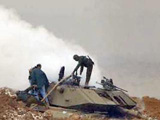 Боевики палестинской группировки "Бригады Изеддин аль-Кассама" взорвали израильский танк на западе города Рафах в секторе Газа