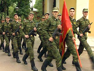 Граждане государств СНГ и Балтии могут получить российское гражданство после трех лет военной службы по контракту в Вооруженных силах и других воинских формированиях РФ