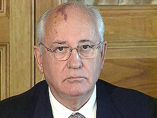 Михаил Горбачев сложил с себя полномочия лидера Социал-демократической партии