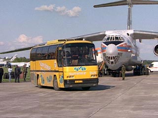На аэродроме в Раменском приземлился второй самолет МЧС с эвакуированными из Ирака россиянами