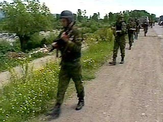 Грузия ввела в понедельник в зону грузино-осетинского конфликта подразделения внутренних войск