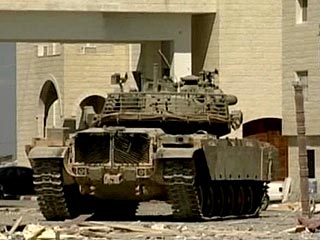 Израильтяне блокировали резиденцию Арафата в Рамаллахе