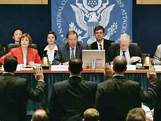 В США в четверг состоится последнее заседание комиссии, расследующей теракты 11 сентября 2001 года в Нью-Йорке и Вашингтоне. На заседании в среду американцы оценивали, как "Аль-Каида" подготовилась к терактам