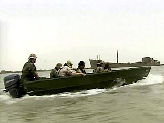 Корабли были задержаны возле ирано-иракской границы, в устье реки Шатт эль-Араб, которая образуется при слиянии Тигра и Евфрата