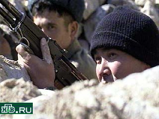 Группа вооруженных террористов, численностью 40-50 человек сегодня вновь предприняла попытку с боем прорваться вглубь территории Киргизии со стороны Таджикистана
