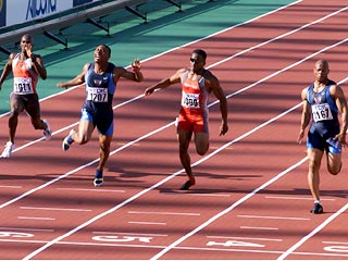 Рекордсмен мира в беге на 100 метров обвинен в употреблении допинга