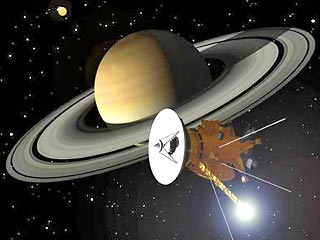 Американо-европейский космический зонд Cassini, который в четверг успешно прошел между знаменитыми кольцами Сатурна и под воздействием сил притяжения вышел на орбиту, прислал первые фото знаменитых колец, опоясывающих планету