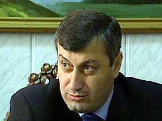 Глава Южной Осетии Эдуард Кокойты принял решение об освобождении арестованных ранее на территории непризнанной республики сотрудников Министерства госбезопасности Грузии