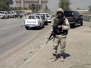Четверо морских пехотинцев погибли в субботу в результате столкновения с вооруженными иракцами на западе Ирака, сообщает катарский спутниковый канал Al-Jazeera, ссылаясь на заявление американского командования