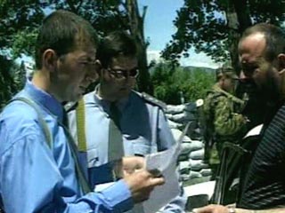 Вооруженная группа осетин все же пропустила в республику грузинский "КамАЗ" с мукой