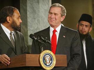Мусульманские организации Калифорнии  считают, что могут помочь в борьбе с террористической угрозой в США, но администрация Буша не использует их возможности