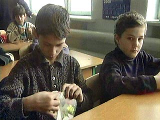 Эстония отказала в выдаче въездных виз восьми чеченским школьникам, которые собирались приехать в страну для изучения английского языка в международном молодежном лагере в рамках программы Bridges for Education