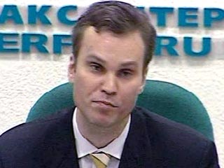 Адвокат ЮКОСа Дмитрий Гололобов сообщил, что арбитражный суд Чукотского автономного округа наложил арест на 15-процентный пакет акций "Сибнефти", принадлежащий ЮКОСу