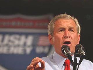 Президент Буш во время предвыборного турне показал "fuck" двум подросткам
