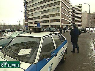 На Рублевском шоссе, рядом с домом, в котором живет министр МВД Владимир Рушайло, был убит 55-летний полковник милиции Николай Перепелица.