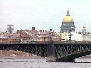 Правительство России приняло решение о переносе части федеральных функций в Санкт-Петербург