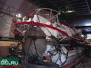 Британские спасатели завершают подготовку к отправке в район аварии "Курска" подводной мини-лодки LR-5