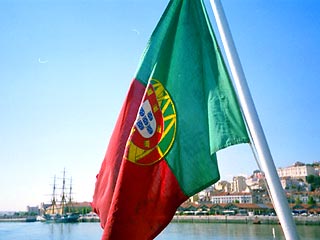 В Португалии объявлен режим чрезвычайной ситуации в связи с тем, что в некоторых регионах страны в течение 5 суток держится температура выше 37 градусов, которая считается экстремальным порогом