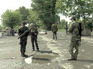 Грузинские военнослужащие в воскресенье вечером обстреляли Цхинвали и осетинскую часть села Приси. Об этом в понедельник сообщили в правительстве Южной Осетии
