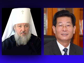 На встрече с митрополитом Кириллом посол КНР в РФ Лю Гучан выразил готовность развивать с РПЦ плодотворное сотрудничество