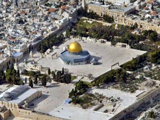 Израильские экстремисты хотят направить самолет на мечеть Аль-Аксы