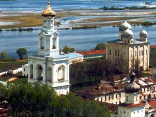 Житель Великого Новгорода захоронил свою собаку под стенами святыни Русской православной церкви - Свято-Юрьева монастыря